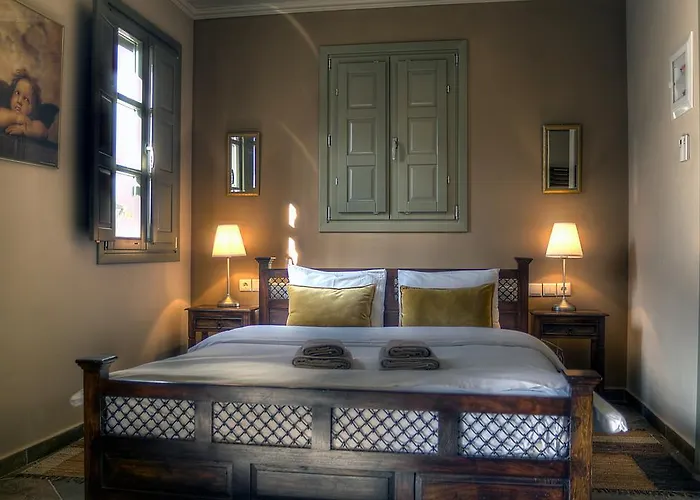 Oikies Art ゲストハウス 4*